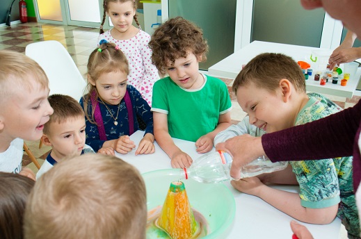 benefits-of-engaging-kids-in-small-group-projects